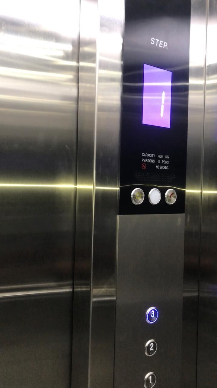 Cabina de ascensor de pasajeros en acero inoxidable con display digital